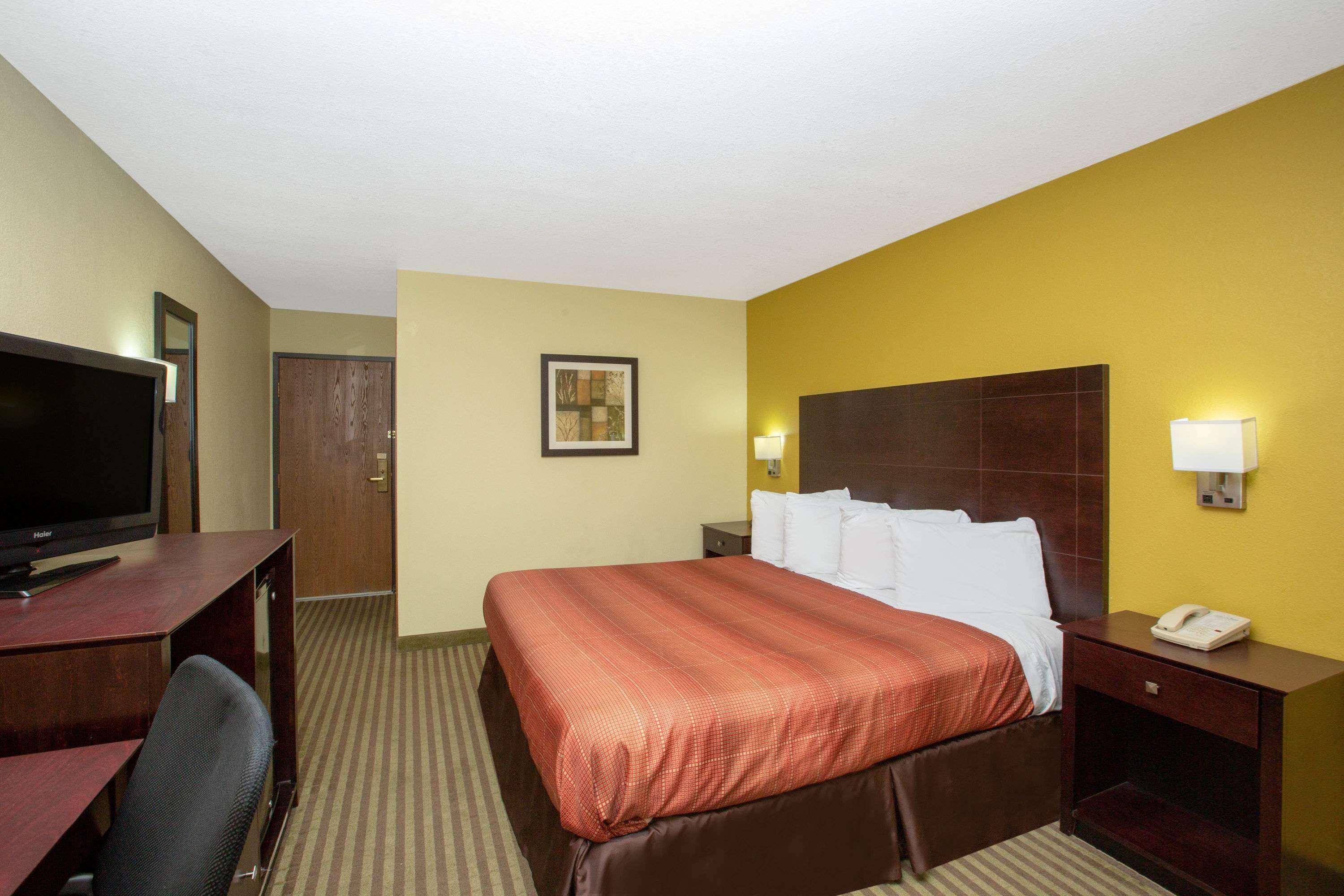 Americinn By Wyndham Council Bluffs Exterior photo