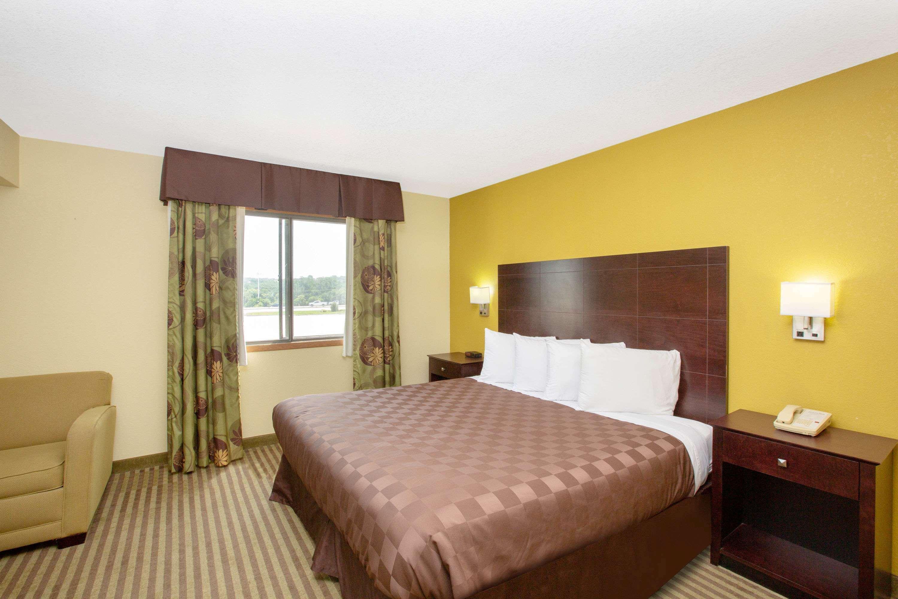 Americinn By Wyndham Council Bluffs Exterior photo